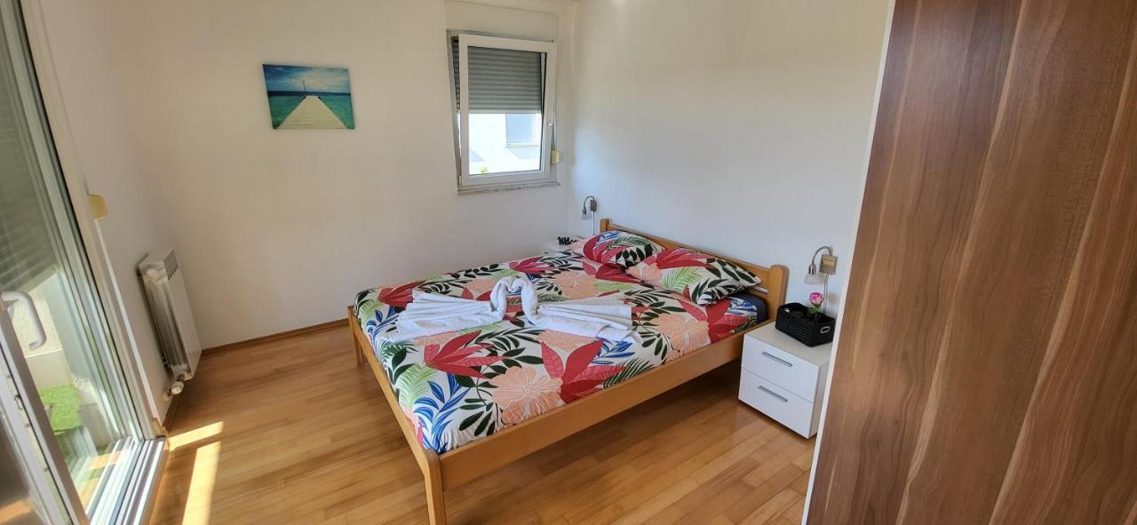 Apartment Summer Dream ปูนัต ภายนอก รูปภาพ